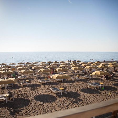 Miledy Monolocale Direttamente Sul Mare Daire Marina di Castagneto Carducci Dış mekan fotoğraf