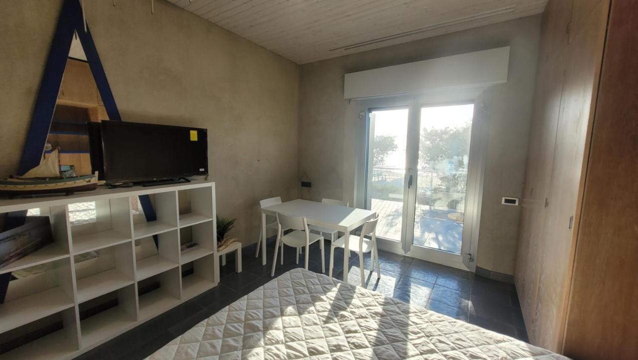 Miledy Monolocale Direttamente Sul Mare Daire Marina di Castagneto Carducci Dış mekan fotoğraf